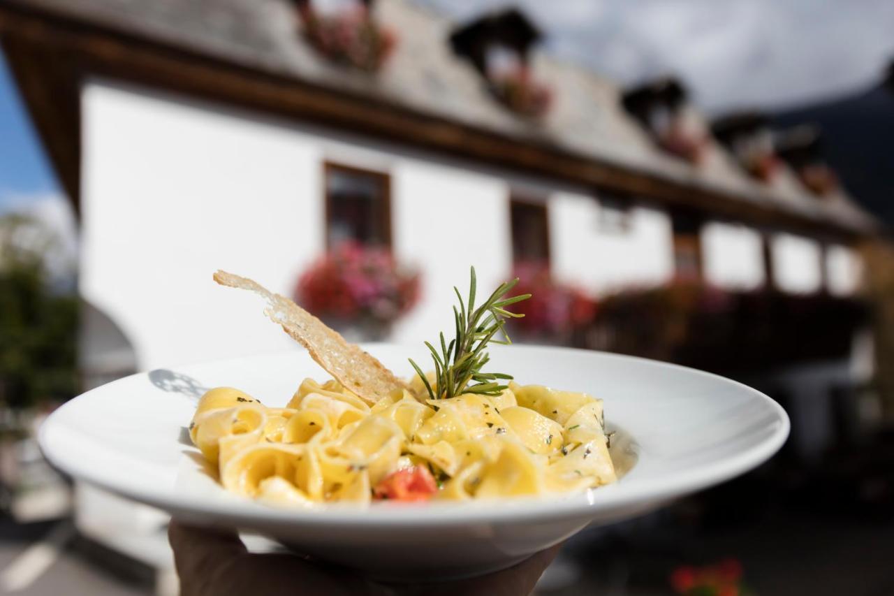 Hotel Gasthaus Weisskugel Mals im Vinschgau Exterior foto